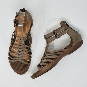KELLY & KATIE Flat Sandals Size 7.5